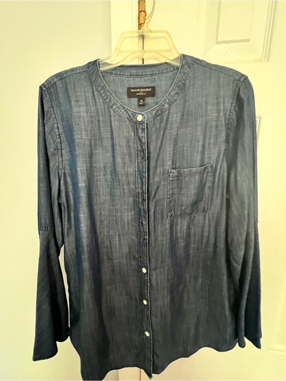 Banana Republic Women’s Dark Blue Long-Sleeve Button Shirt